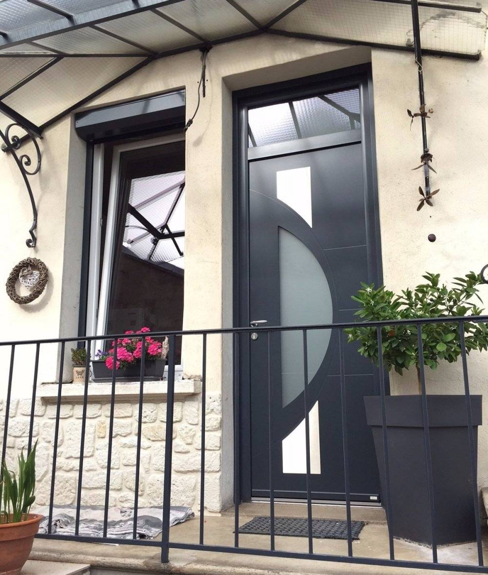 porte moderne noire
