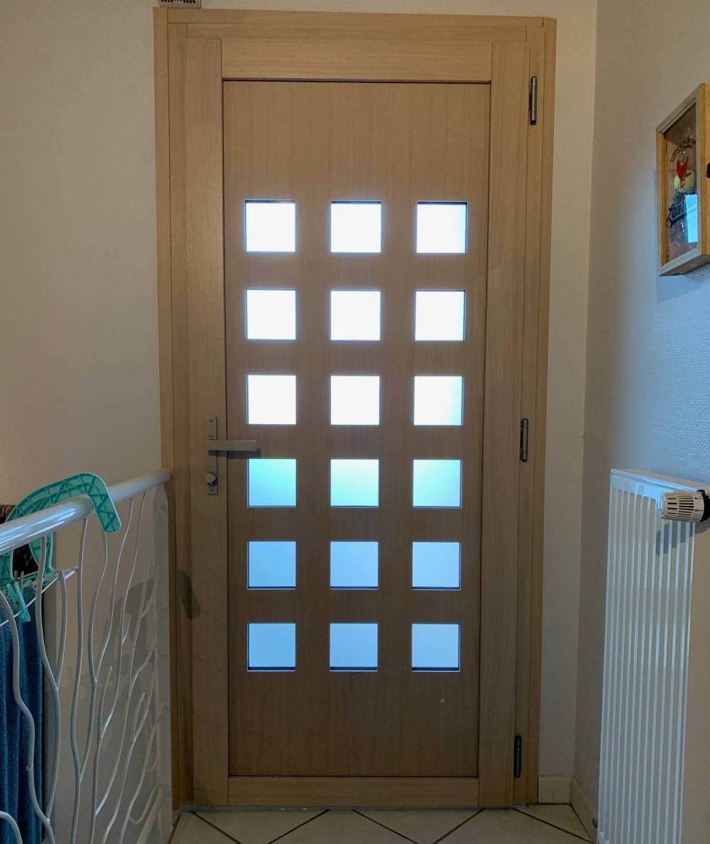 porte bois avec carreaux de mumière
