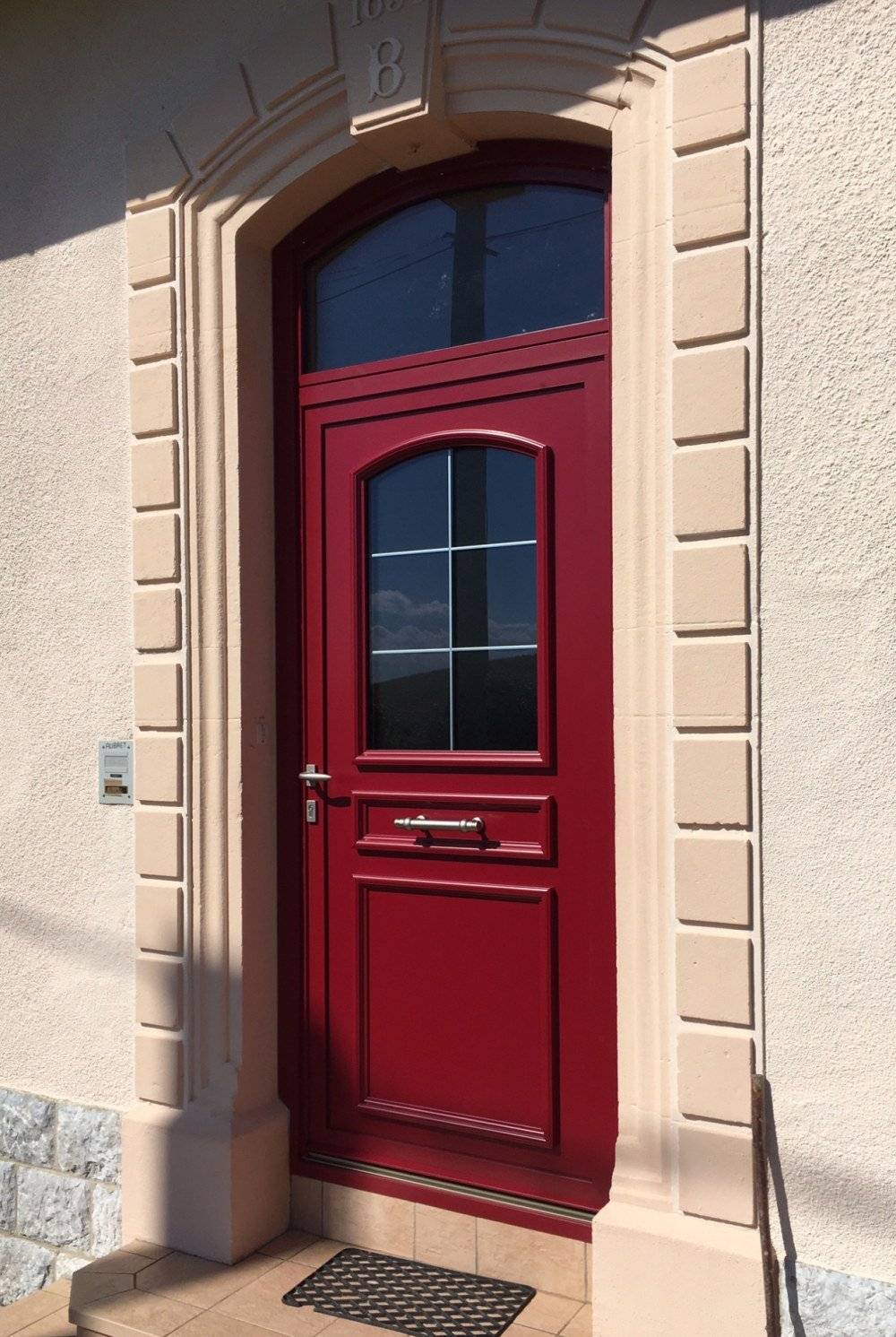 porte rouge moderne