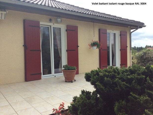 volets battants alu rouge sombre