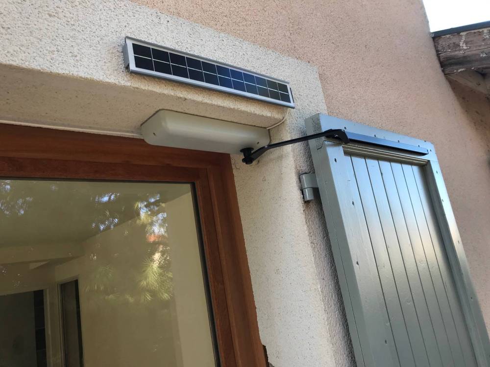 volt gris à moteur